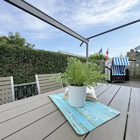 Haus An Der Wiek Mit Terrasse Ferienhaus *